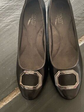 Women shose size 8/5